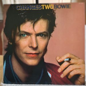 David Bowie ChangesTwoBowie vinyl RCA AFL1-4202 front cover