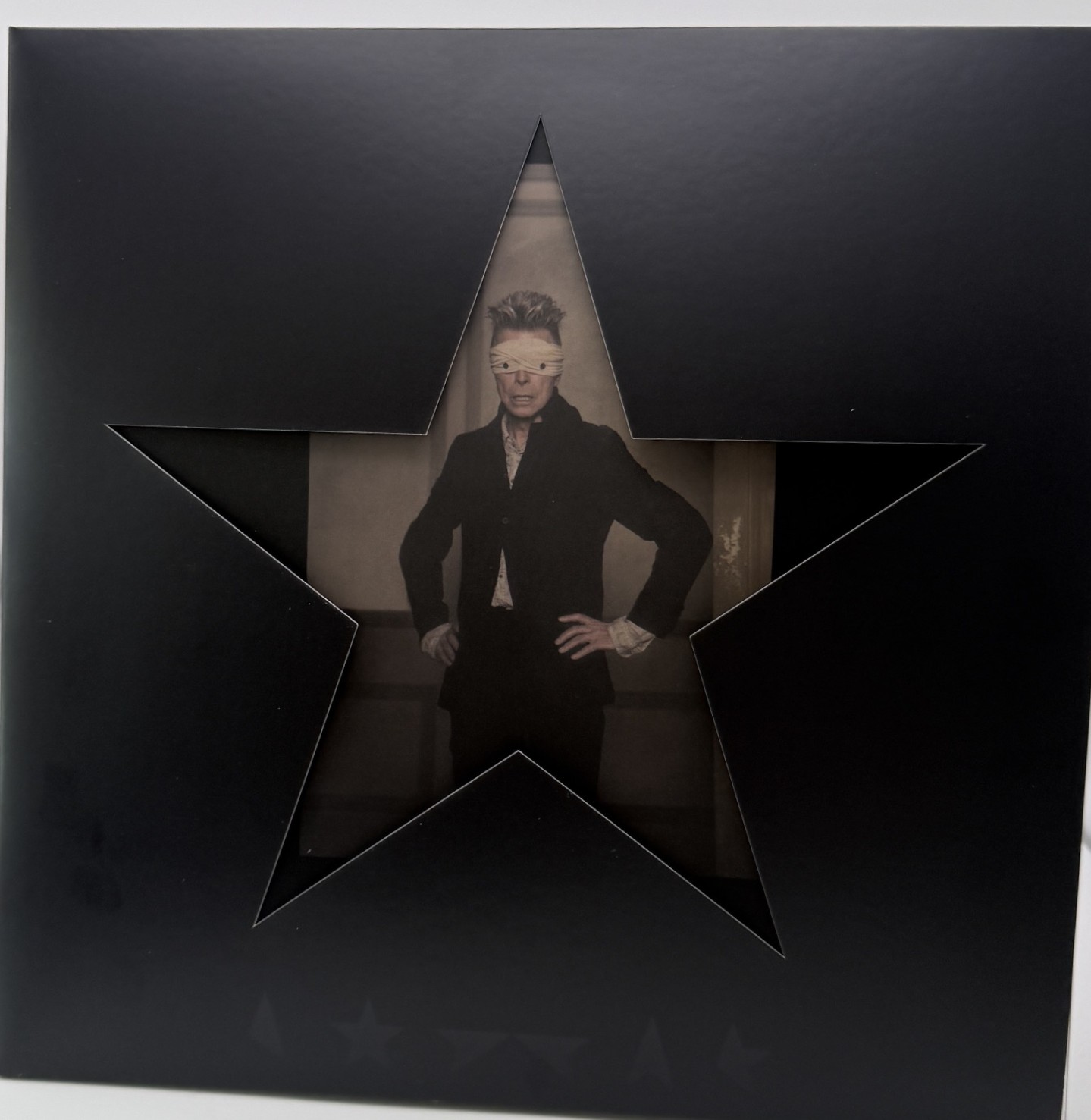 David Bowie Blackstar die-cut star front cover 2016 first pressing