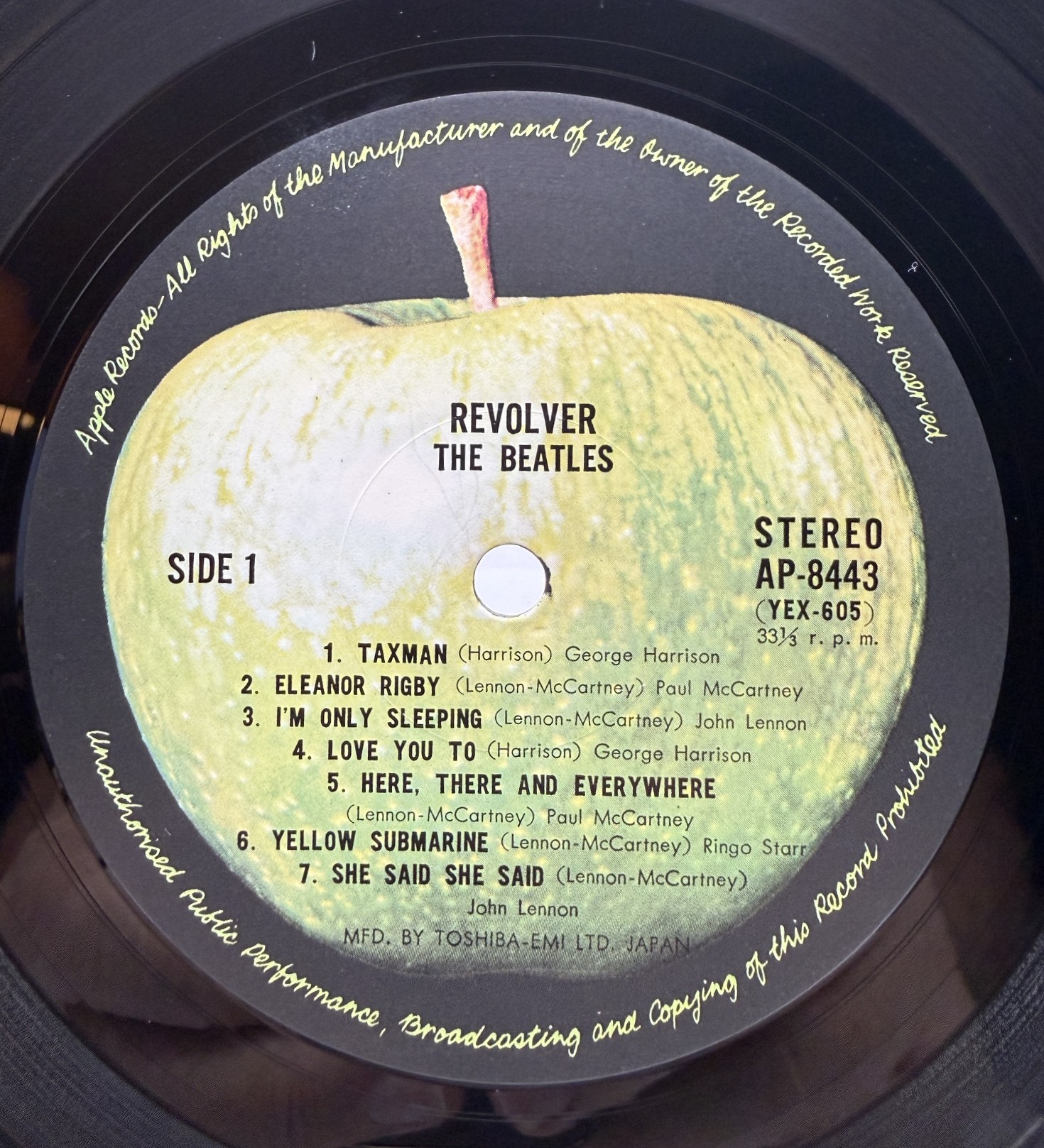 The Beatles Revolver Japan Apple AP-8443 YEX-605 Side 1 label